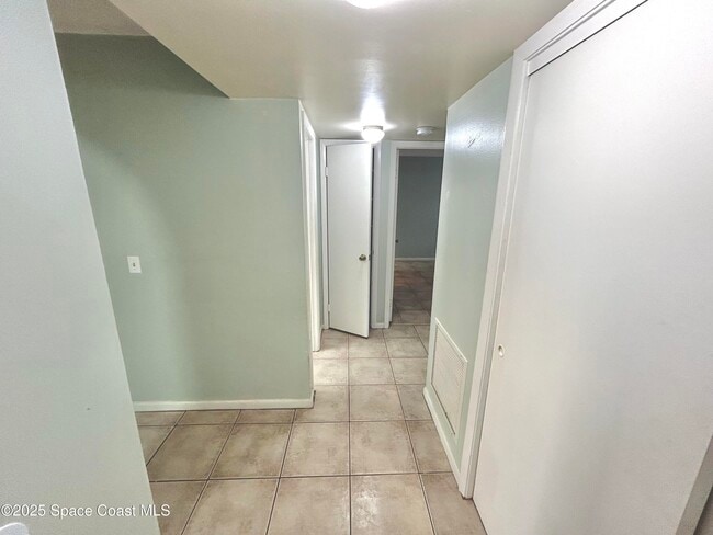 Building Photo - 176 San Juan Cir