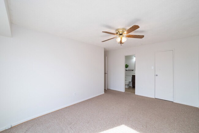 Building Photo - 6145 Edsall Rd