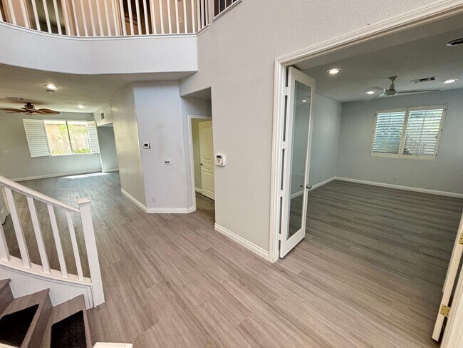 Building Photo - Gorgeous 4bed /5bath home nestled in a gre...