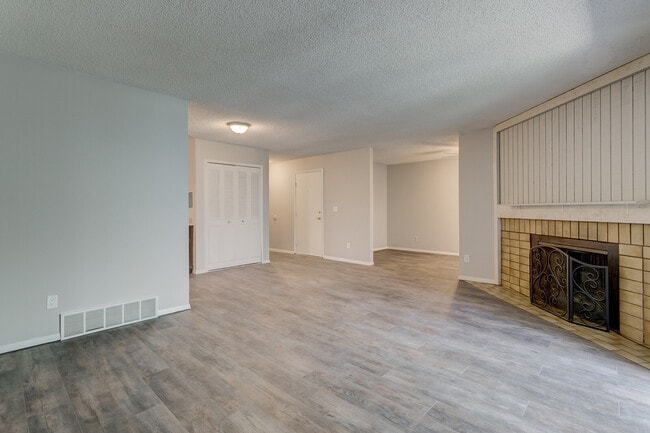 Building Photo - 1140 Holli Springs Ln
