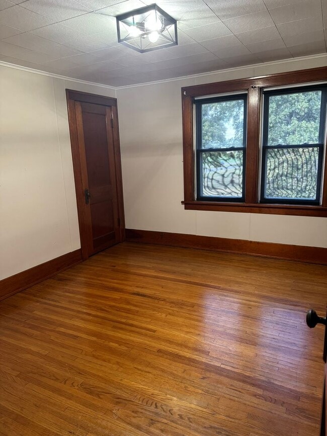 Building Photo - Beautiful, Meticulously Maintained Home in...