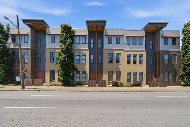 Building Photo - 1231 4th Ave S