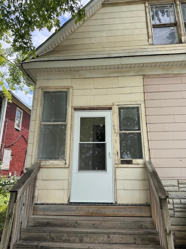 Building Photo - 717 S 8th St