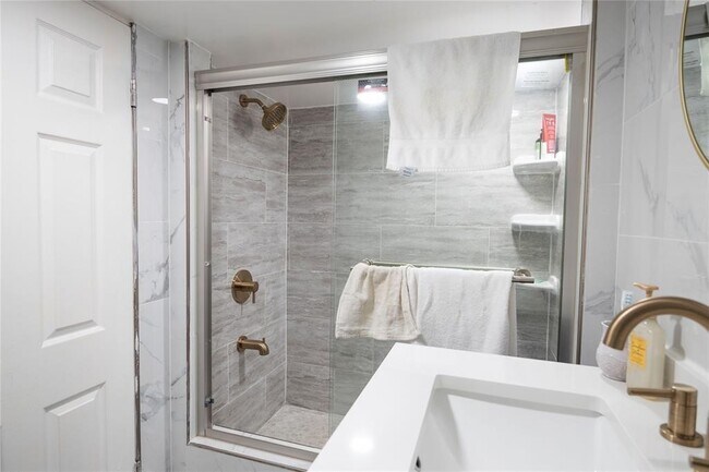 Building Photo - 3613 Vestal Rd