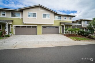 Building Photo - $4,800 /3 Bed / 2.5 Bath / FURNISHED or UN...