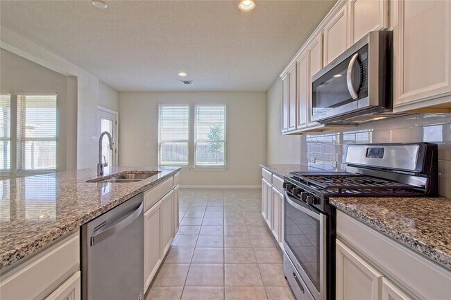 Building Photo - 5610 Wolf Pack Dr