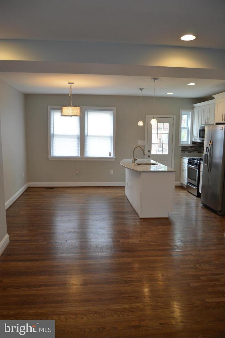 Dining Room with marble counter top - 316 Division Ave NE