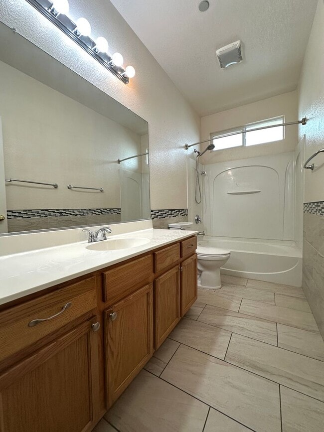 Building Photo - Single Story 3 bed, 2 bath in Brentwood Garin Ranch