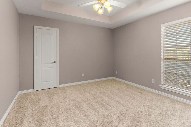 Building Photo - "Beautiful 4-Bedroom Home with Expansive Deck and Spacious Living Areas!"