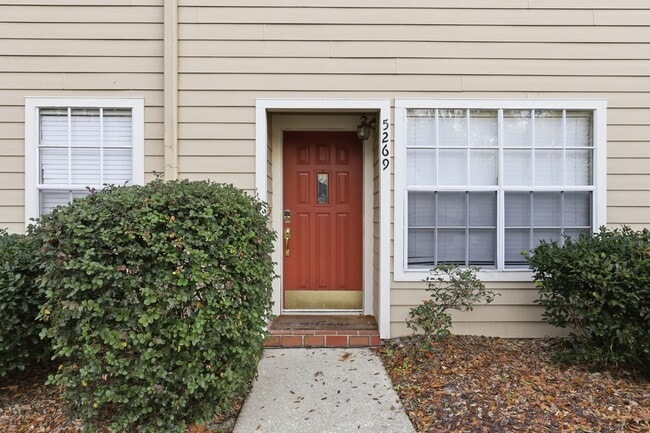 Building Photo - Townhome in Plantation Villas - Haile Plantation