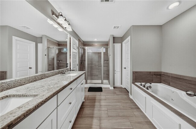 Building Photo - 5803 W Poison Springs Dr