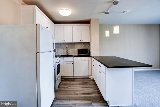 Building Photo - 950 25th St NW