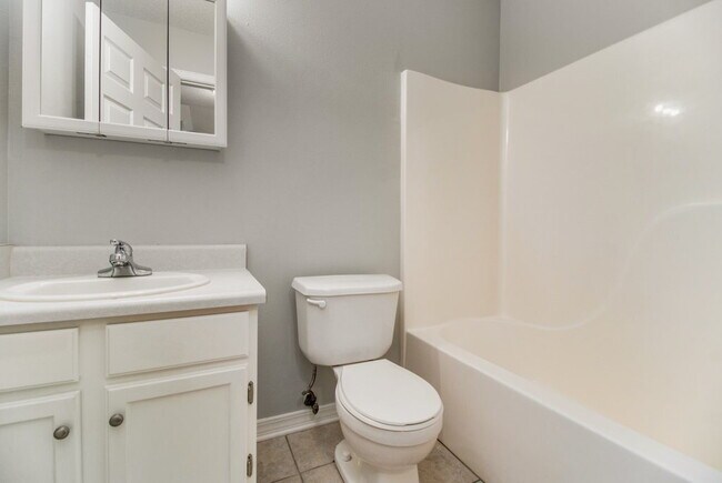 Building Photo - 1015 Sable Dr