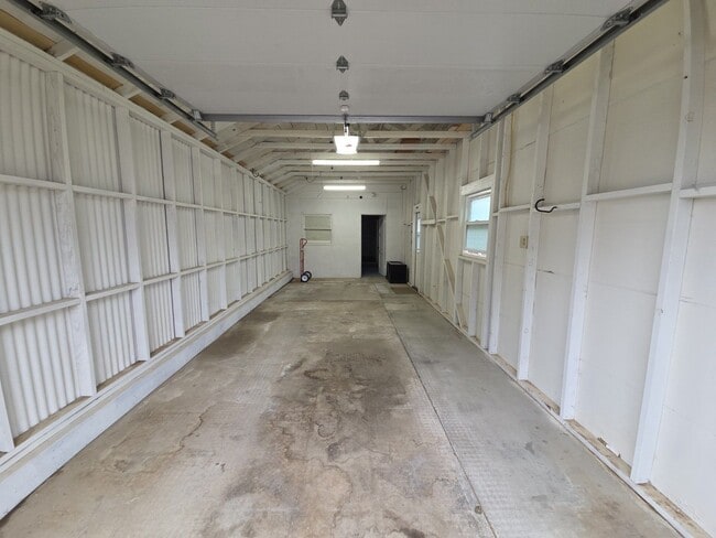 Building Photo - Elegant home with classic charm