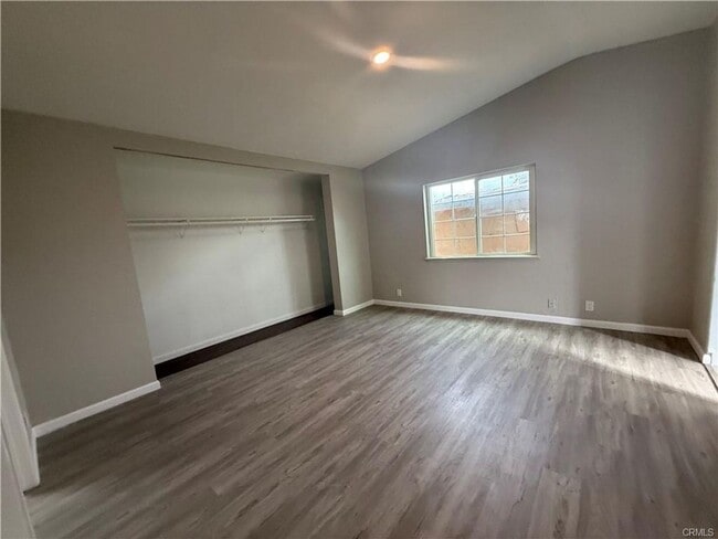 Building Photo - Nice 3 Bedroom home in a huge lot!