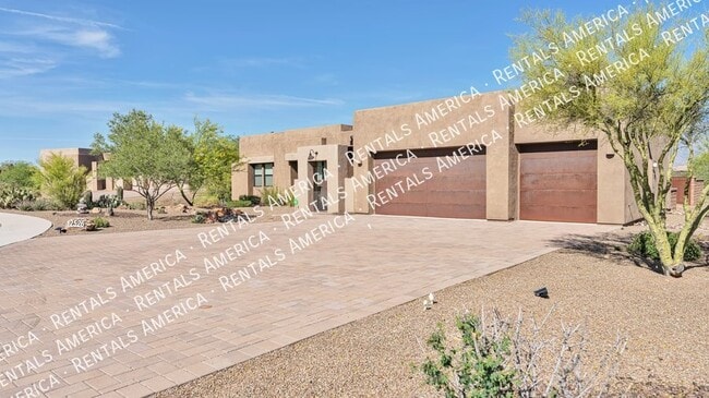 Building Photo - 12526 N Placita El Cobo