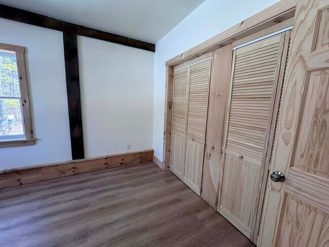 Building Photo - Meadow Woods