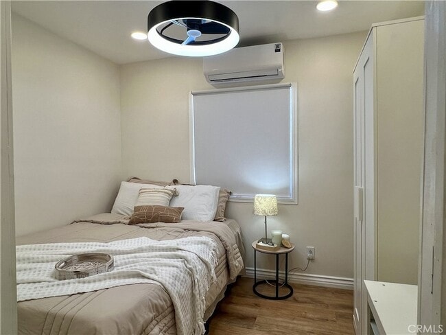 Building Photo - 1157 W 2nd St