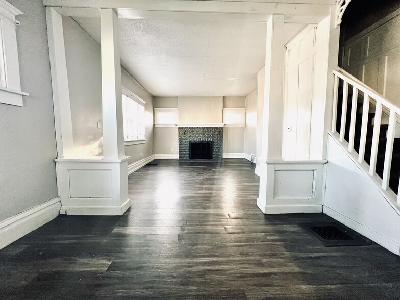 Living Room - 604 Burton Ave