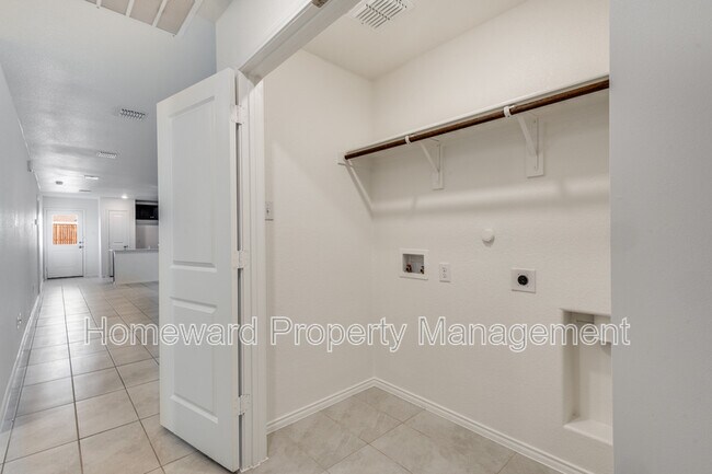 Building Photo - 3612 Kinglet Ct