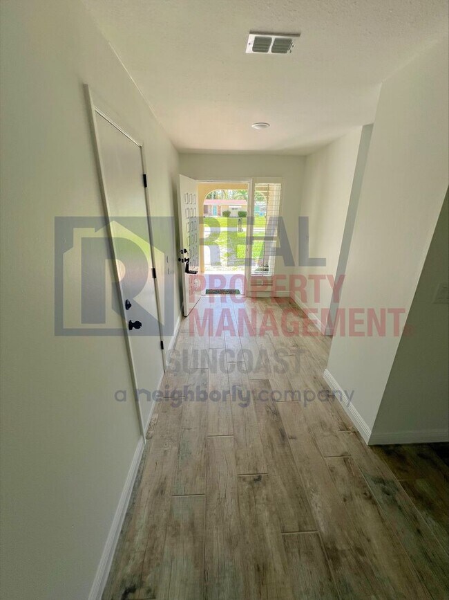 Building Photo - 4142 Iola Dr