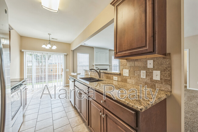 Building Photo - 15112 Northsprings Dr