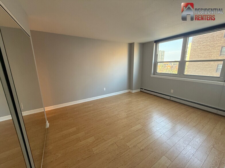 Building Photo - 1707 N Prospect Ave