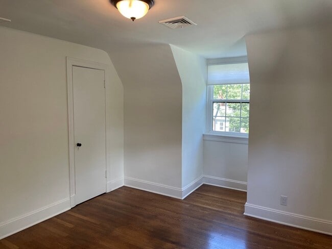 Building Photo - Updated Cute Cape - 3 bedroom, 2 bath -  4509 Fitzhugh Ave.