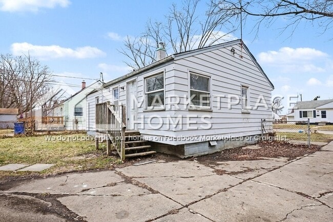 Building Photo - 13050 Couwlier Ave