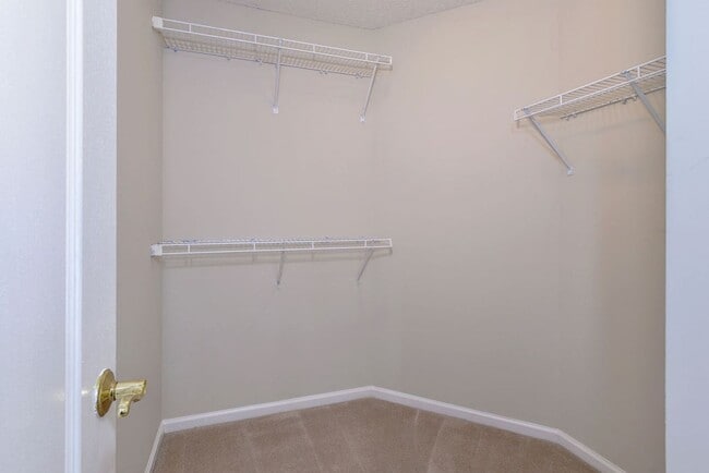 Building Photo - Easy Single Floor Living