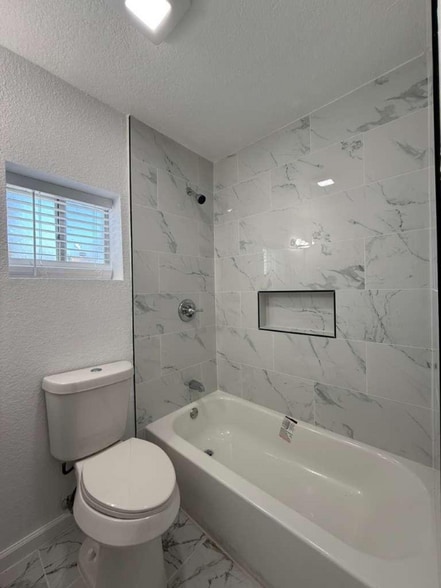 Building Photo - 4135 Sunrise Pt Dr