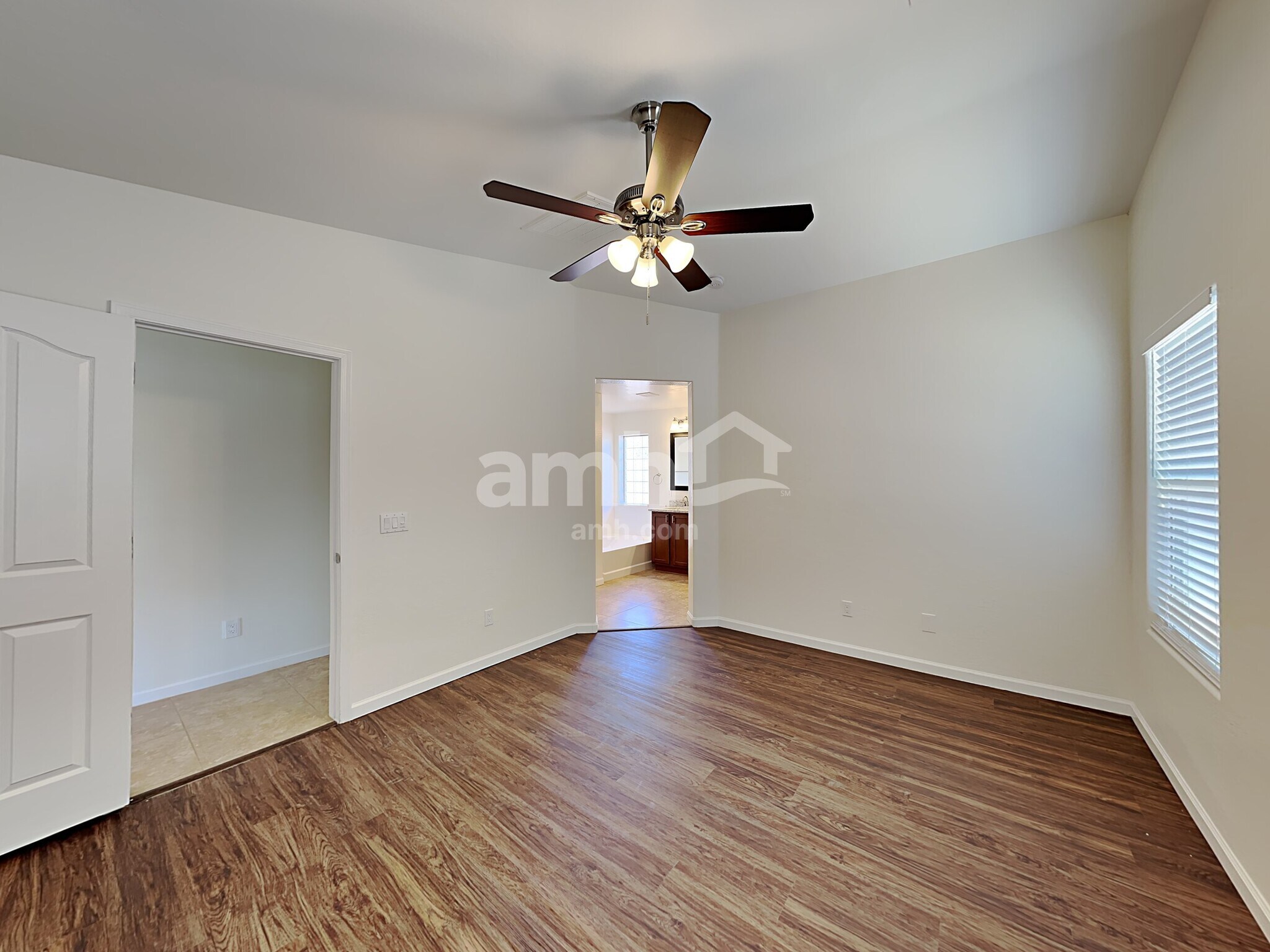 Building Photo - 1417 W Belmont Red Trail