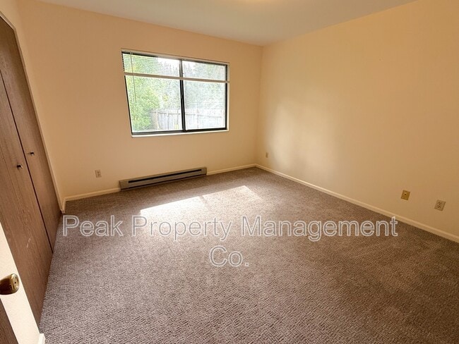 Building Photo - 2720 Sagebrush Dr