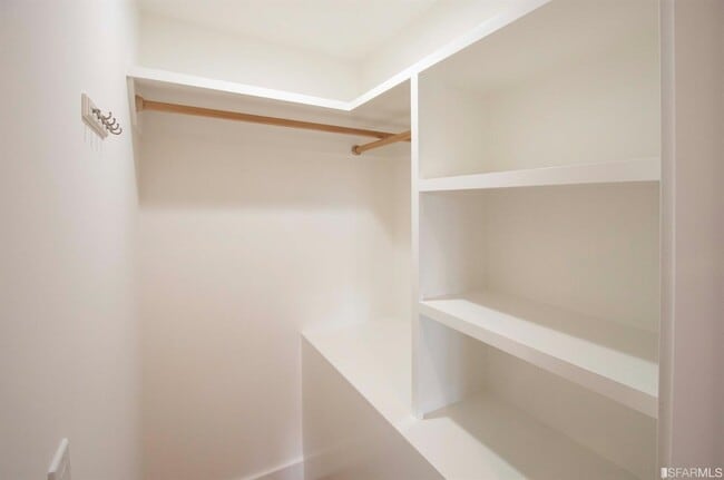 Building Photo - 157 Villa Terrace