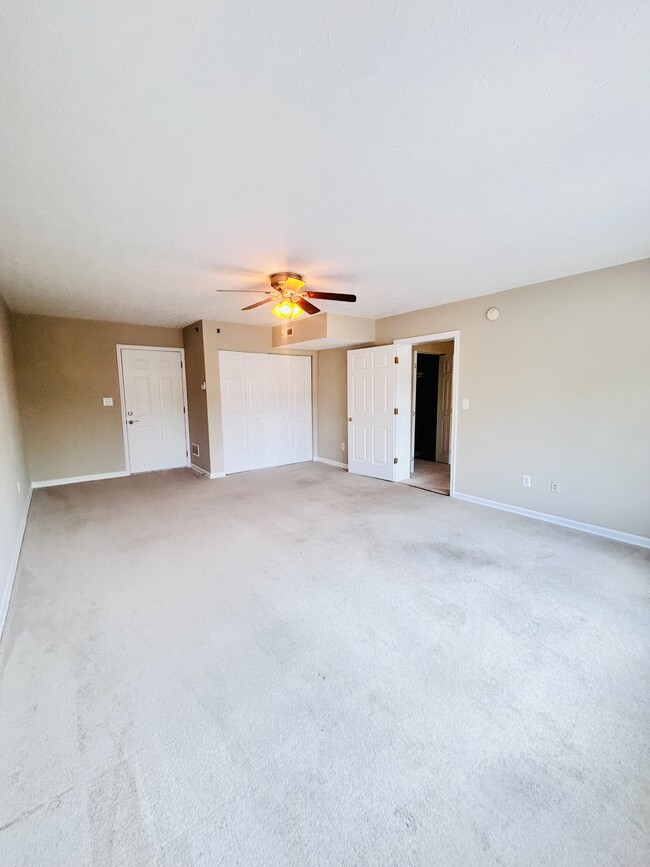 Building Photo - 38 Rosette Ln