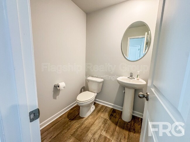 Building Photo - 1313 Riverstone Dr