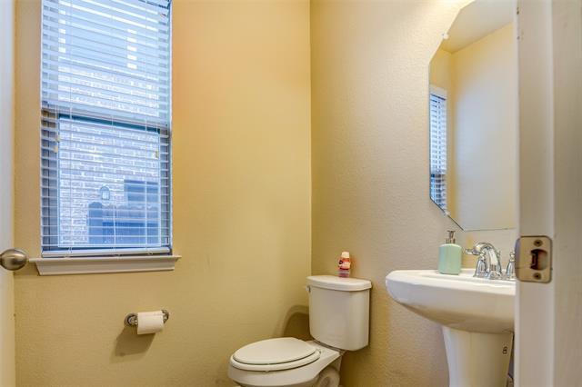 Building Photo - 2713 Costa Mesa Dr