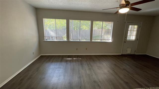 Building Photo - 3201 Willow Bend Ct