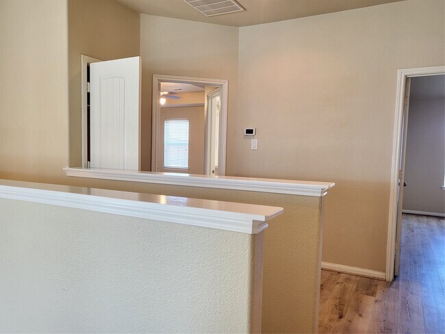 Building Photo - 1906 Howth Ave