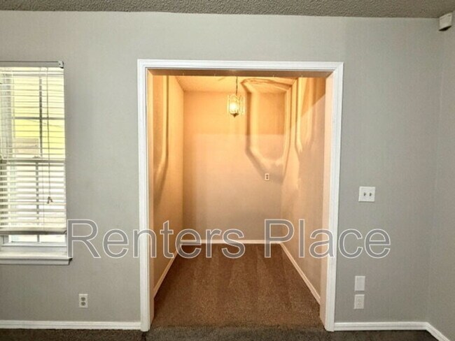Building Photo - 14148 S Poplar Pl