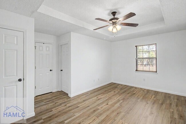 Building Photo - 219 Kevin Rd