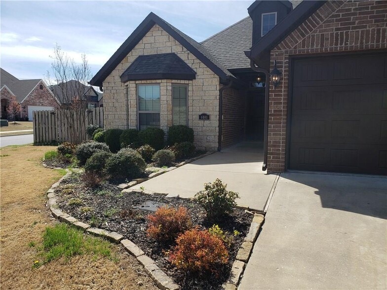 Building Photo - 4001 SW Rhinestone Blvd