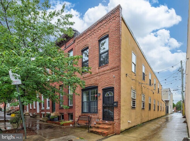Building Photo - 130 N Collington Ave