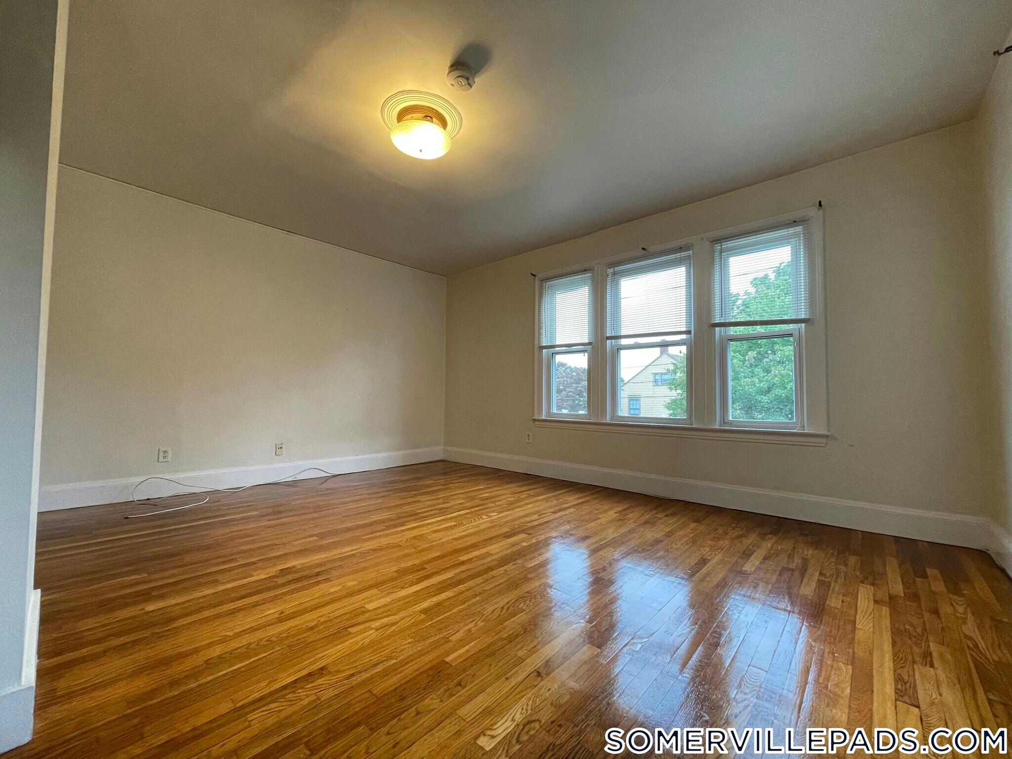 Building Photo - 44 Central St