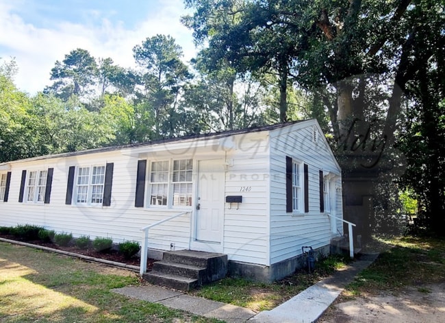Primary Photo - 1240 Holden Dr