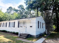 Building Photo - 1240 Holden Dr