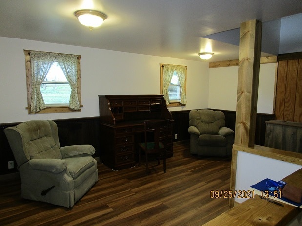 Living Room - E10540 E Salem Ridge Rd