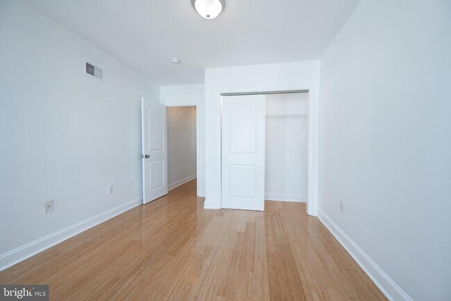 Building Photo - 2102 Berges St