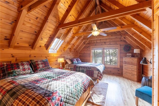 Building Photo - 105 Cedar Cove