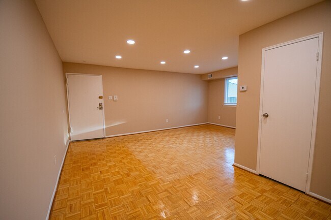 Building Photo - 9921 Bustleton Ave